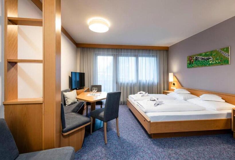 Трехместный Номер Стандарт с Балконом, Familienhotel Viktoria