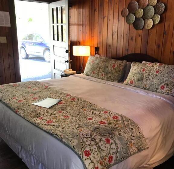 Стандартный Номер Кровать Кинг, The Riverside Lodge At Chimney Rock