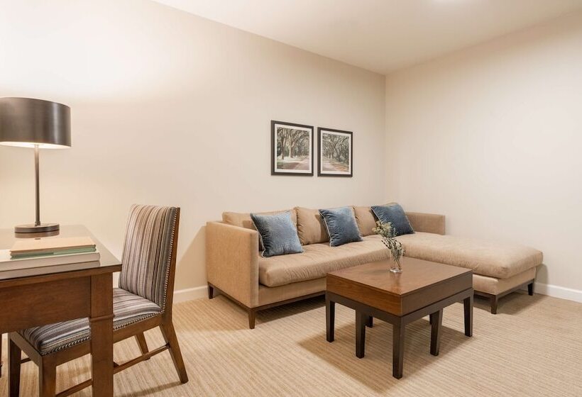 سوییت لوکس, Nopsi Hotel New Orleans