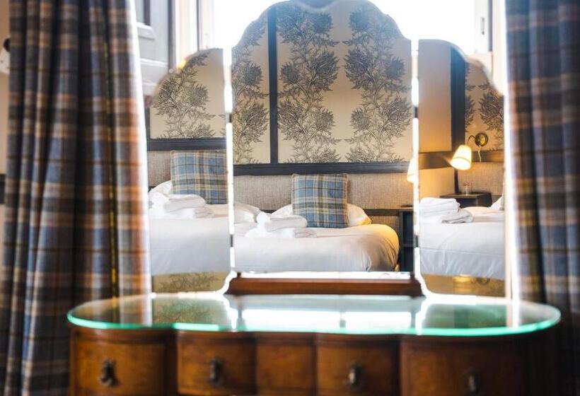 Номер Deluxe, Traquair Arms