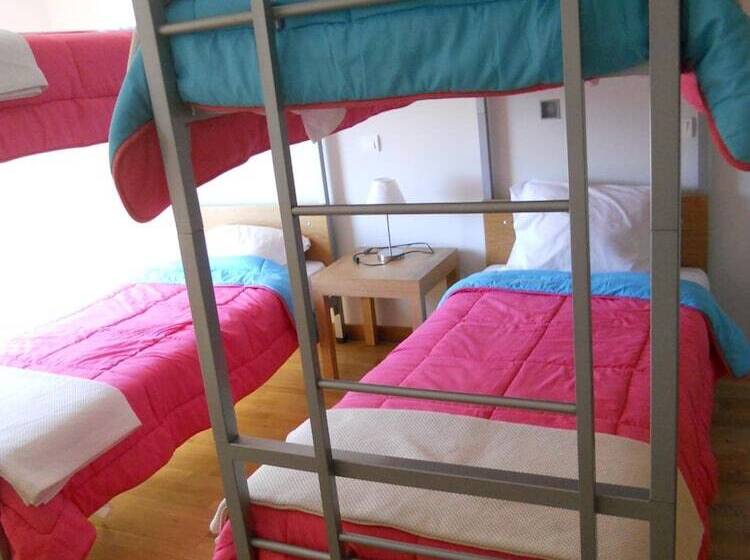 Кровать в Общей Комнате, Azores Youth Hostels São Jorge