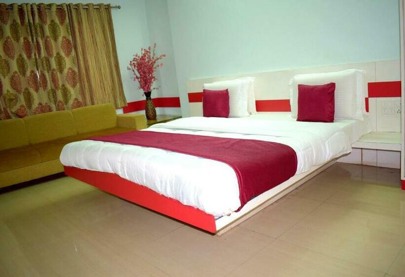 Номер Deluxe, Ashapura Palace By Sky Stays