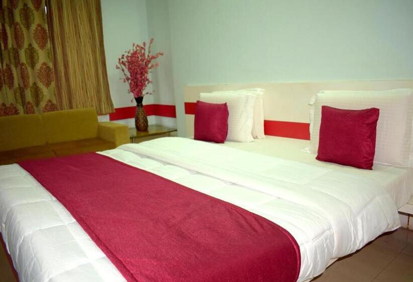 Трехместный Номер Комфорт, Ashapura Palace By Sky Stays