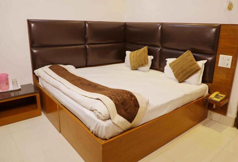 Chambre Deluxe, Ashoka International