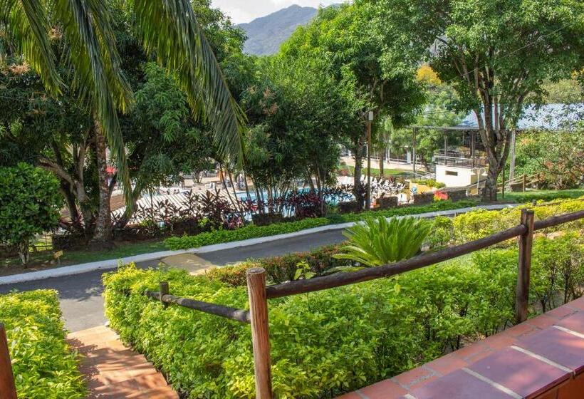 Четырехместный Номер Стандарт, Hosteria Guaracú