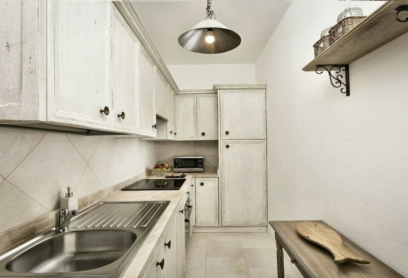 اتاق لوکس, Relais Villa Carola