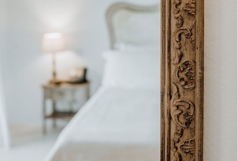 اتاق لوکس با چشم‌انداز دریا, Relais Villa Carola