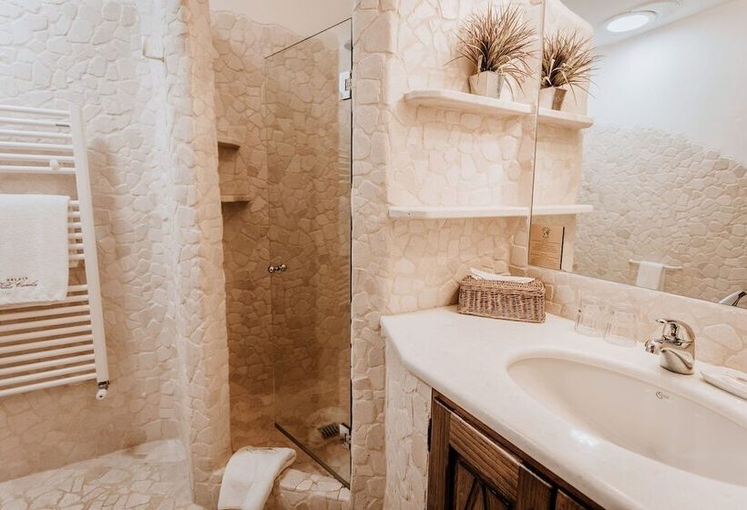 سوییت لوکس, Relais Villa Carola