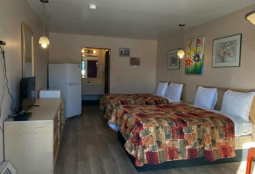Четырехместный Номер Классик, Ranchland Inn
