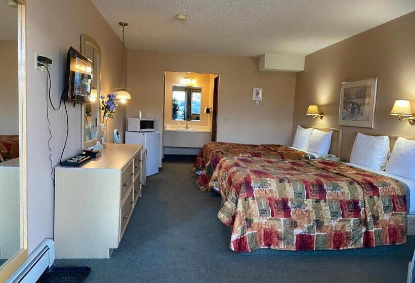 Четырехместный Номер Классик, Ranchland Inn