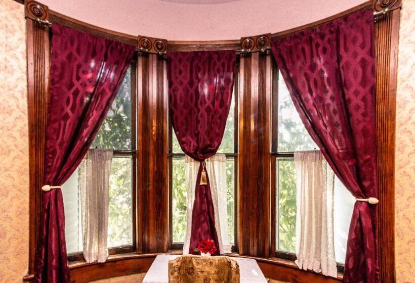 디럭스 트리플 룸, Simmons Bond Inn Bed & Breakfast