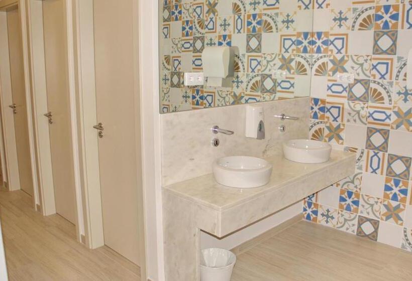 اتاق خانوادگی با سرویس بهداشتی مشترک, Topcity Hostel & Suites