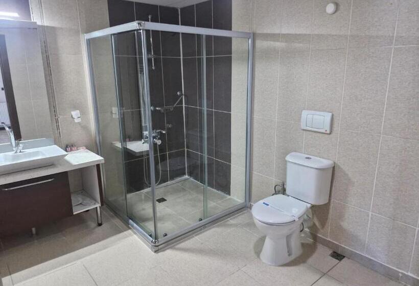 스위트 킹사이즈 침대, Koç Otel çankırı