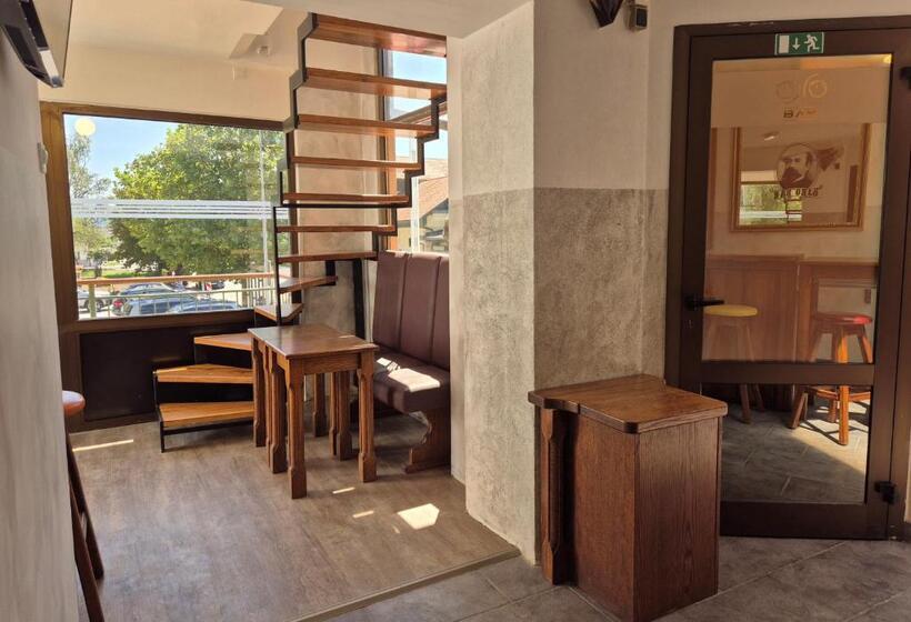 اتاق استاندارد, Bled Lesce Station Rooms And Beds