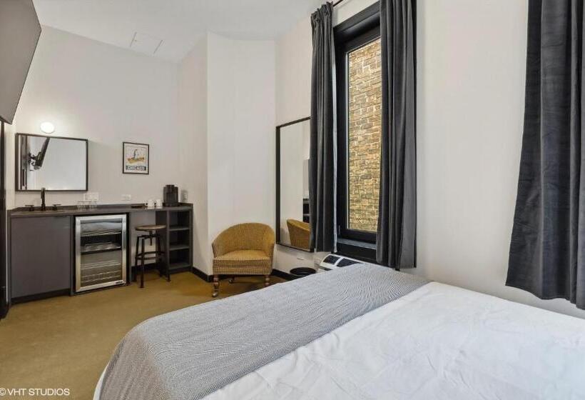 חדר סטנדרט, Logan Square Sro