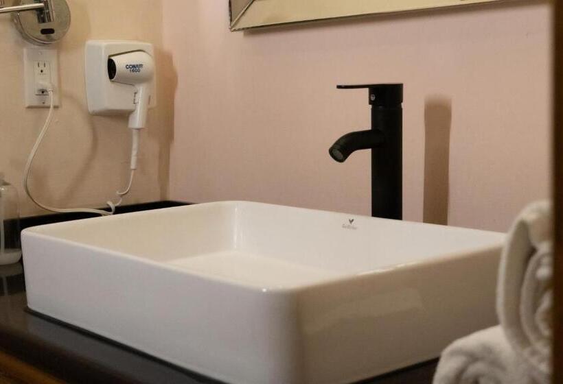 اتاق استاندارد سه نفره, Infinity Suites Habitación Triple 211