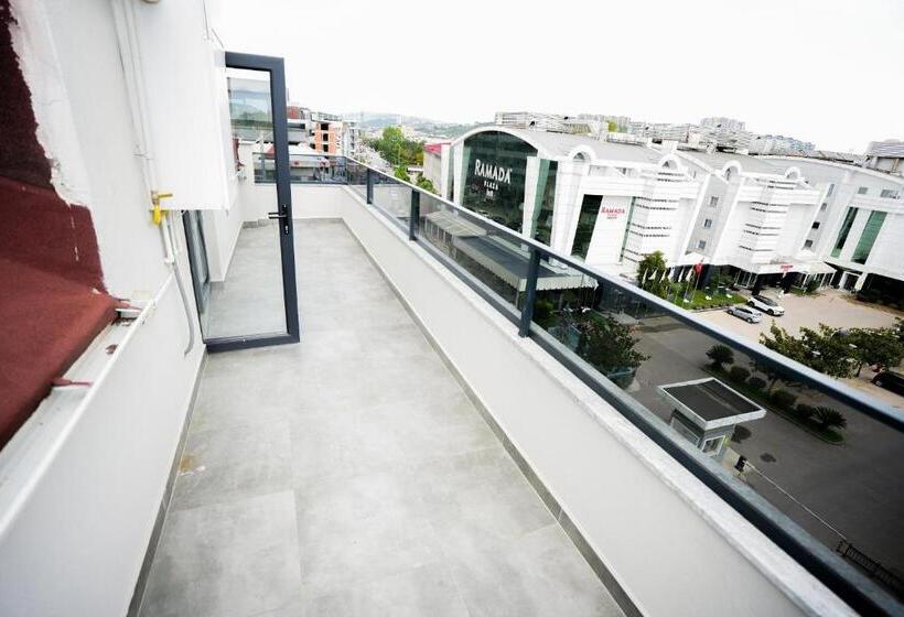آپارتمان 1 خوابه با تراس, Saraydeluxepremium Otel