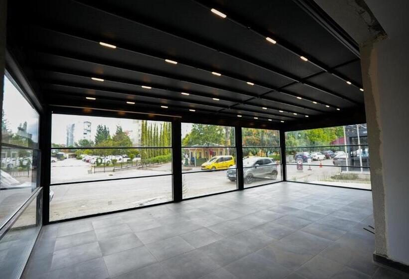 آپارتمان 1 خوابه با تراس, Saraydeluxepremium Otel