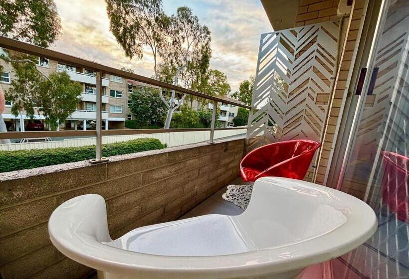 Apartamento 1 Dormitório com Sacada, Central Subiaco Oasis 1 Bedroom Unit