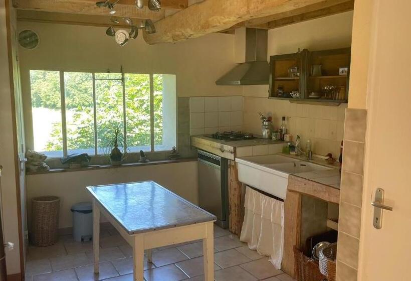 Четырехместный Номер Стандарт, Hameau Du Hour   Chambre D Hôtes Et Gîtes