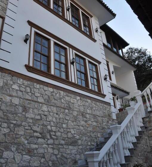 اتاق خانوادگی, Villa Elena Gorice