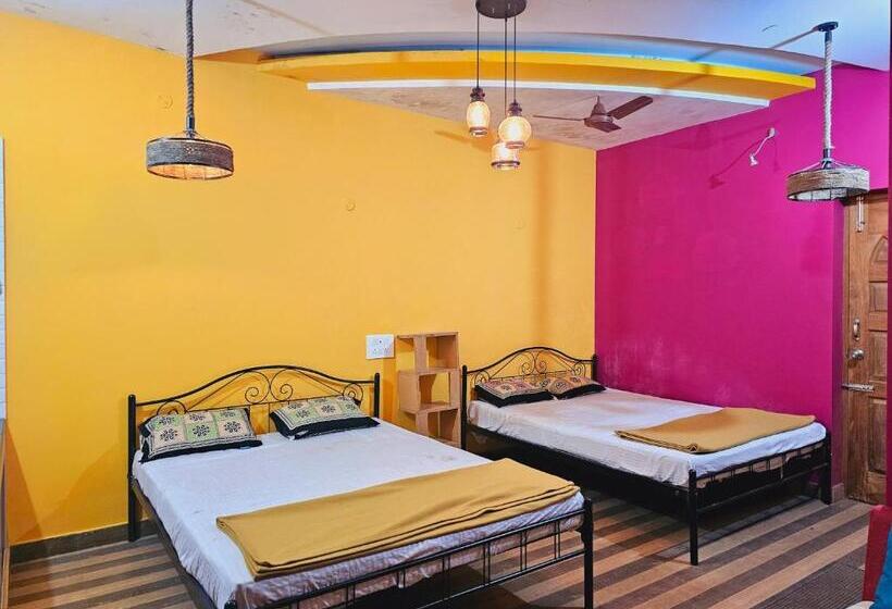 标准间带露台, Chithralaya Guest House