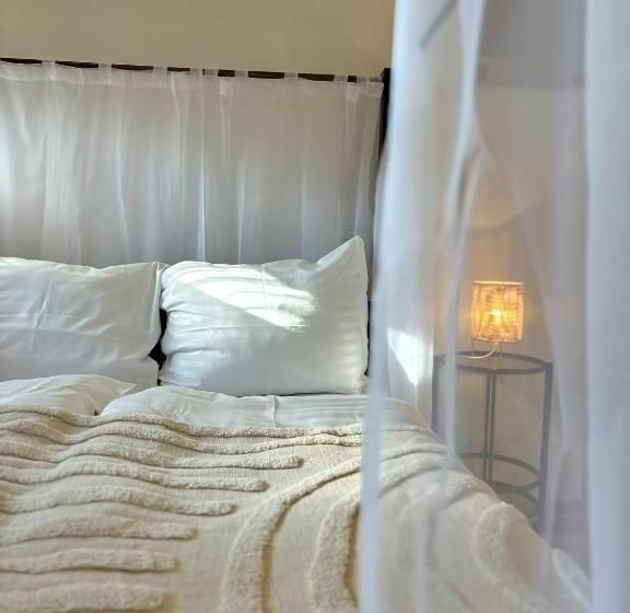 اتاق استاندارد, Boutique Hotel Barvirna