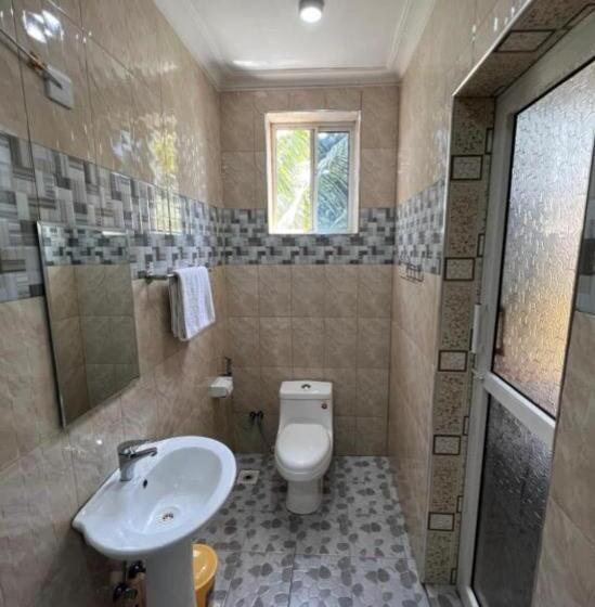 اتاق لوکس, Hellen Tour Company And Accomodation