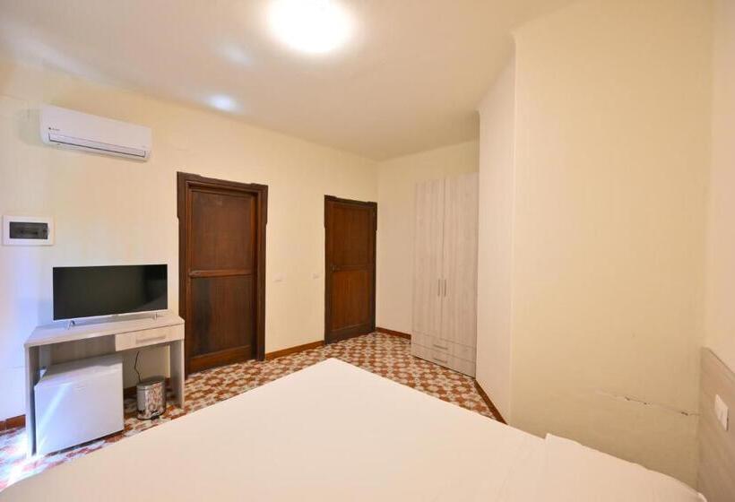 Номер Стандарт, Figaro Rooms   Ischia