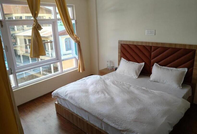 Номер Deluxe, Deer Park
