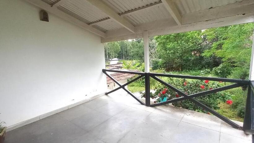 اتاق استاندارد با بالکن, Istays   The Colonial Villa, Yercaud