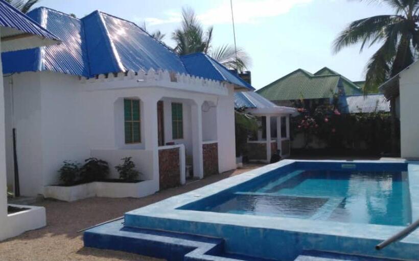 Семейное Бунгало, La Villas Blue Blue
