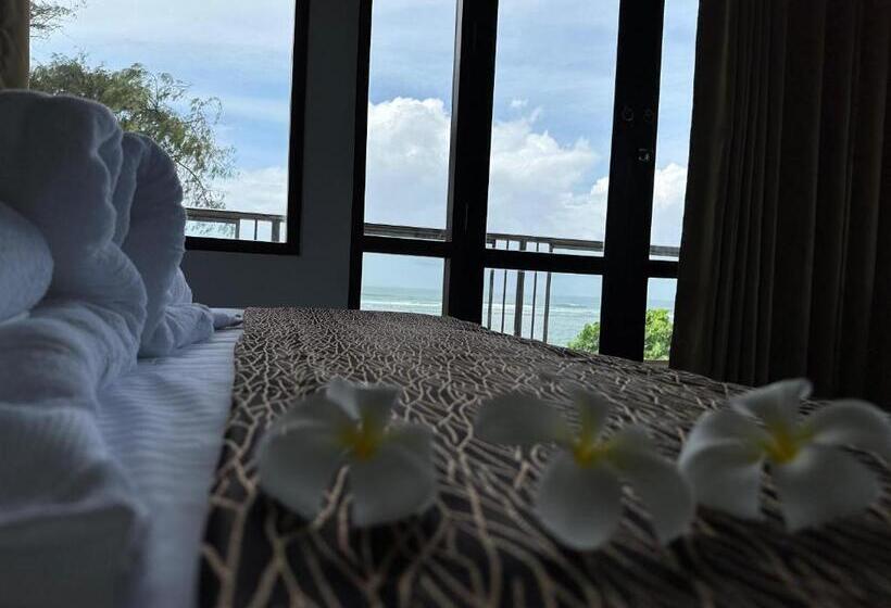 Family Suite, Cocos Polhena