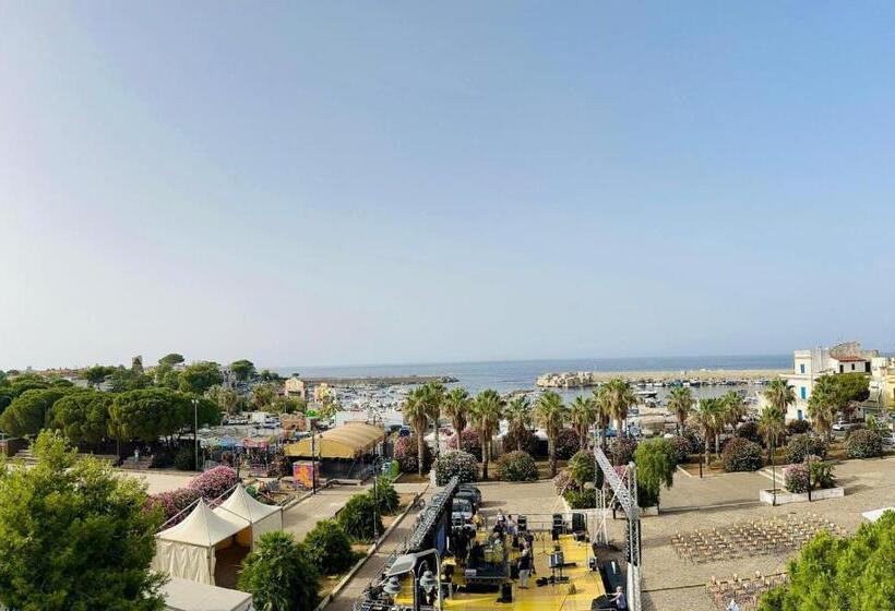 اتاق استاندارد سه نفره, Nonna Mari