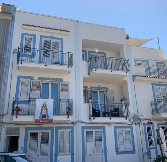 اتاق استاندارد سه نفره, Nonna Mari
