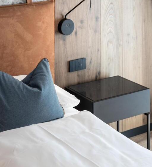 Quarto Familiar, Linder Cycling