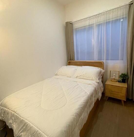 استودیوی استاندارد, Melce Place