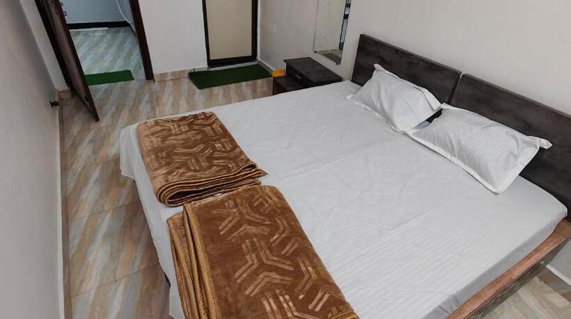 Ekonomiskt 4 bäddsrum, Tara Guest House
