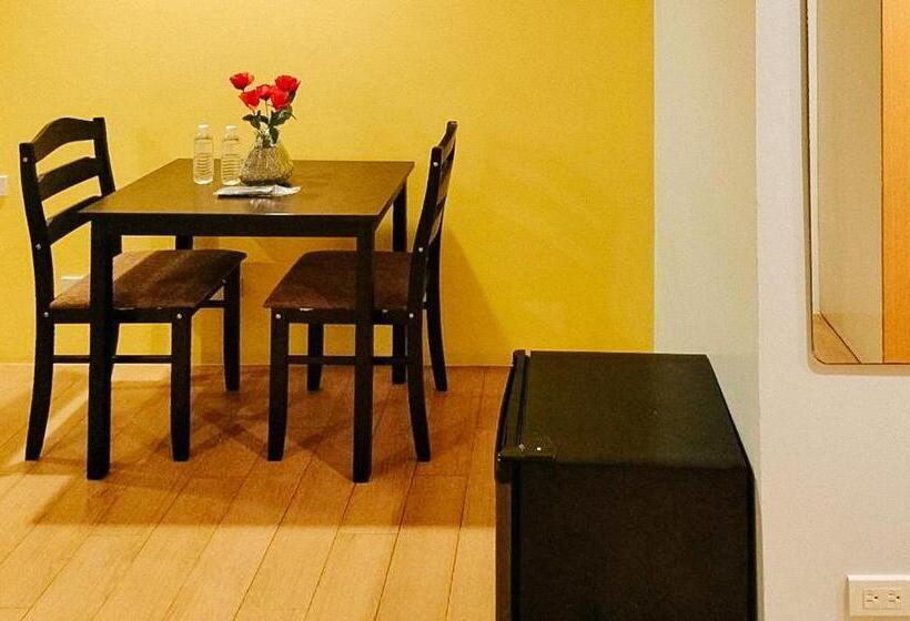 디럭스 룸, Reddoorz At The Vjour Suites