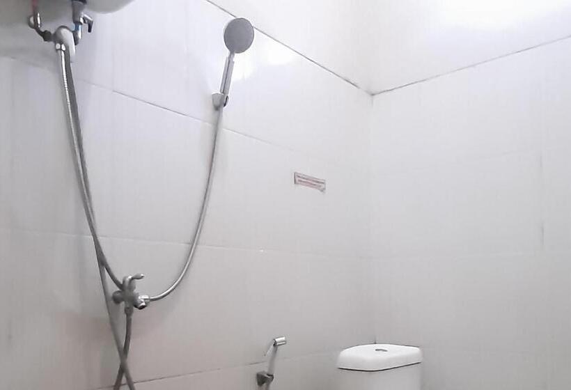 Номер Deluxe, Urbanview Hotel Fira Syariah Muara Enim By Reddoorz