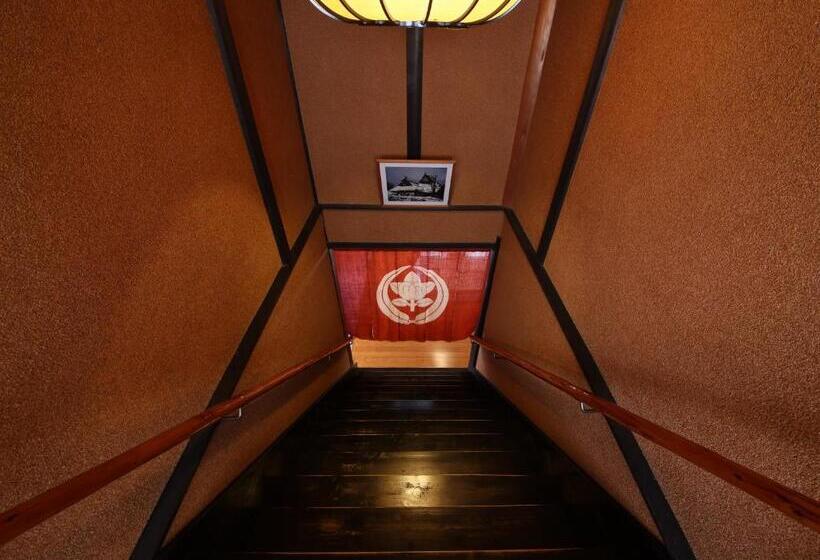 Quarto Quádruplo Estandar, 料理旅館 山里料理 いそべ
