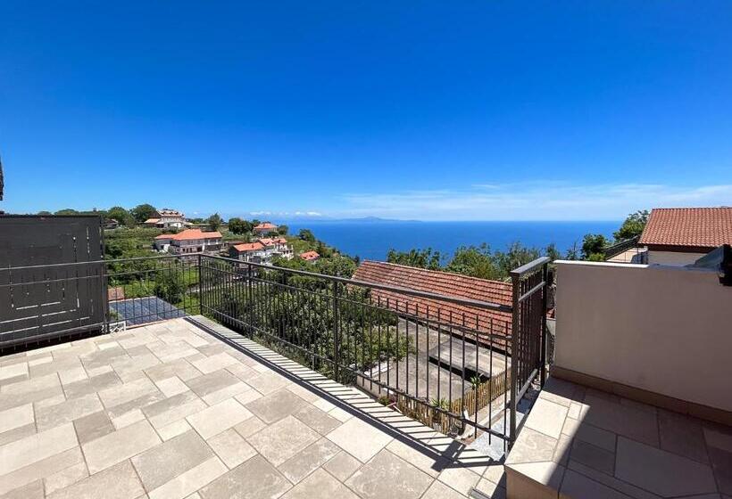 اتاق لوکس با چشم‌انداز دریا, Casa Milly