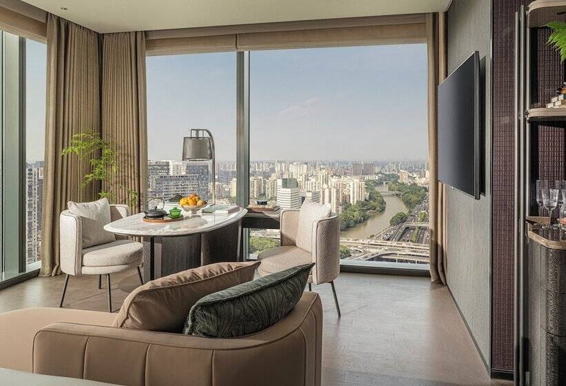 Номер Executive, Four Seasons Hotel Hangzhou At Hangzhou Centre