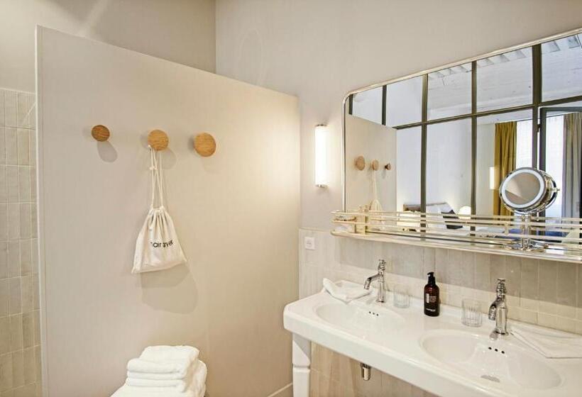 اتاق سوپریور با تخت بزرگ, Le Clos Des Rosiers