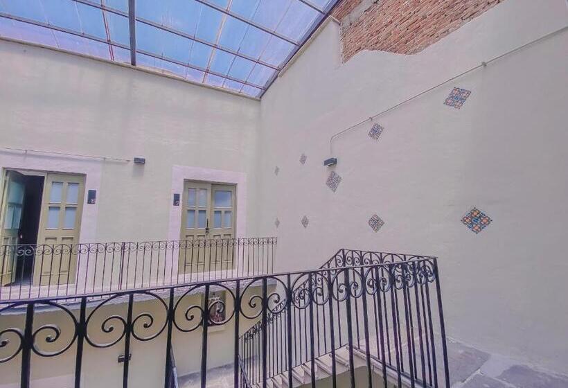 اتاق لوکس, Casa Sta Ines