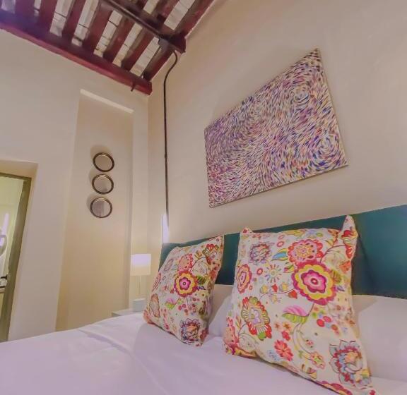 سوییت, Casa Sta Ines