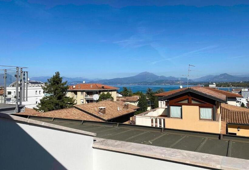 1 Bedroom Apartment Lake View, Lakeview Verdi Apartment