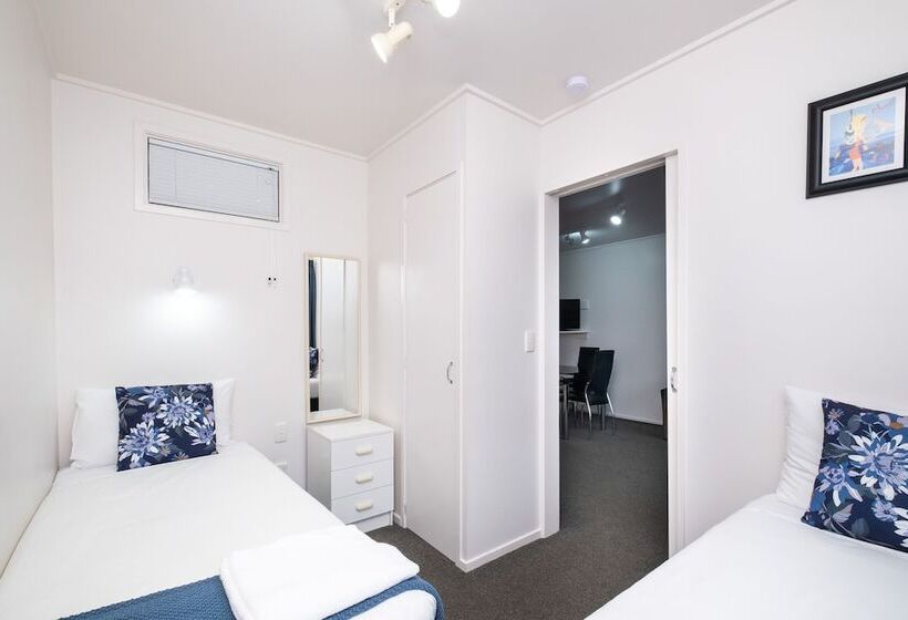 Апартаменты 2 Спальни, Chevron Motel