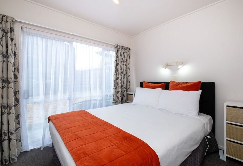 Апартаменты 2 Спальни, Chevron Motel