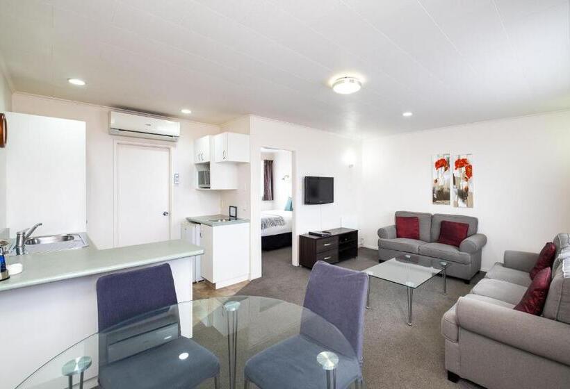 Апартаменты 1 Спальня, Chevron Motel